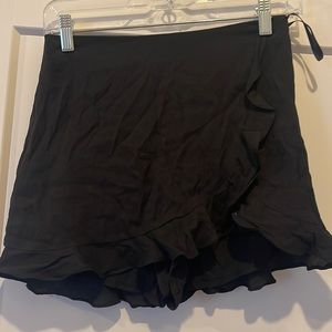 Cotton Candy LA brand - black ruffle skort.